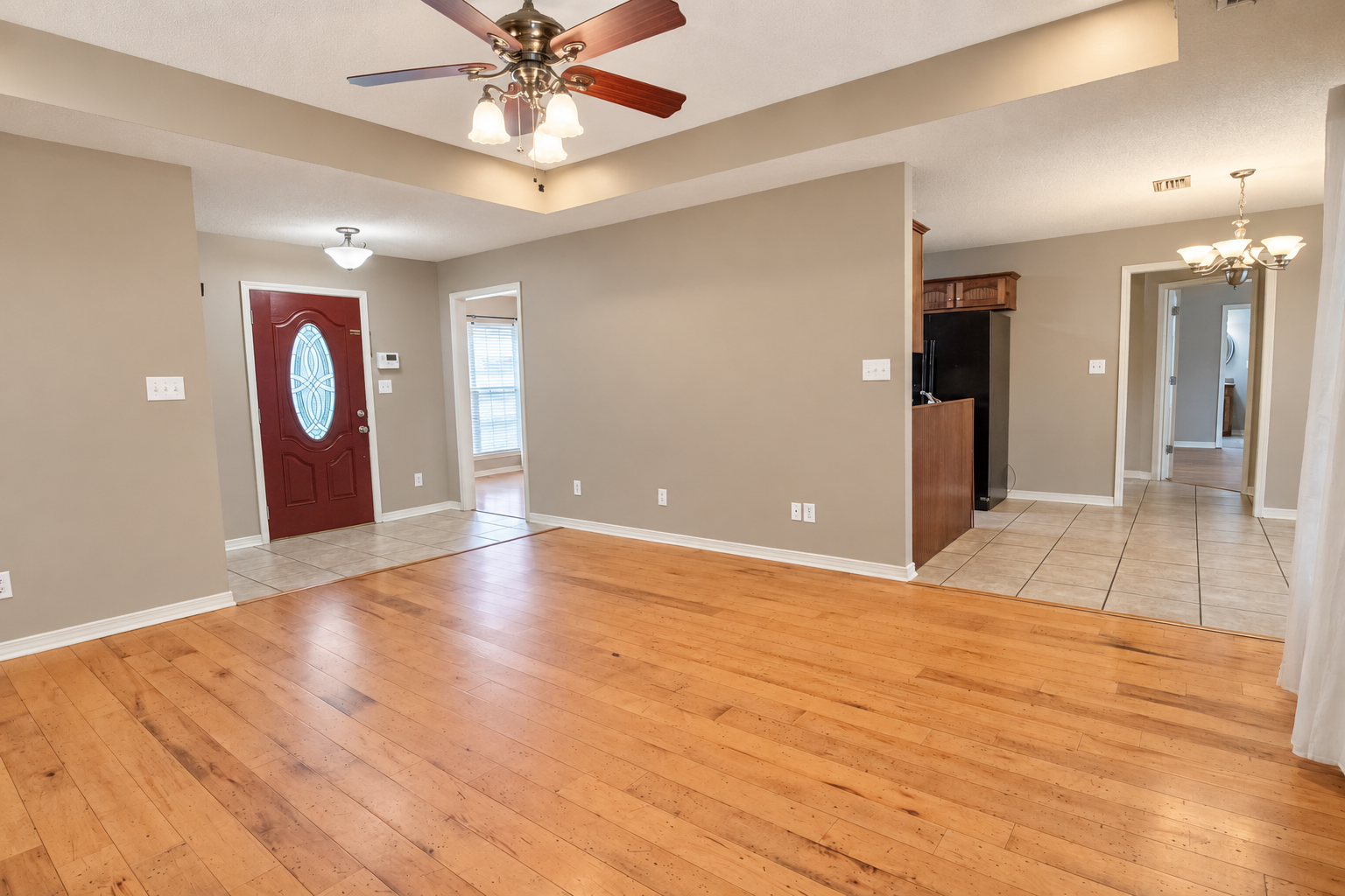 Unfurnished living room, view 2