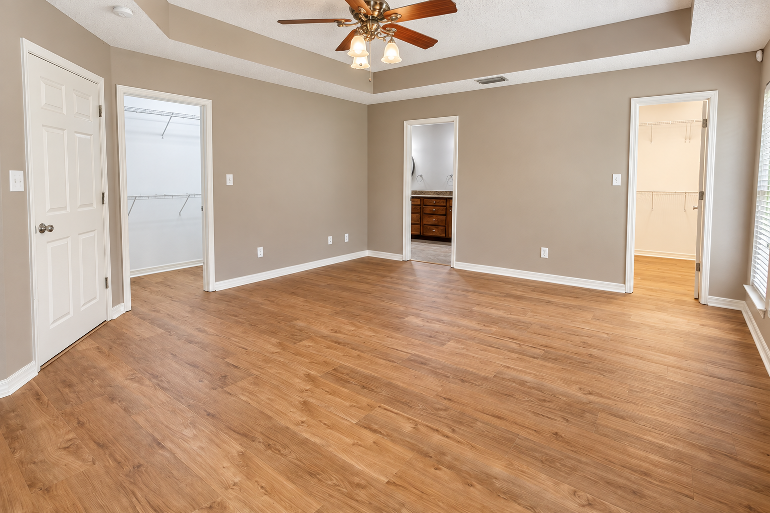 Unfurnished primary bedroom
