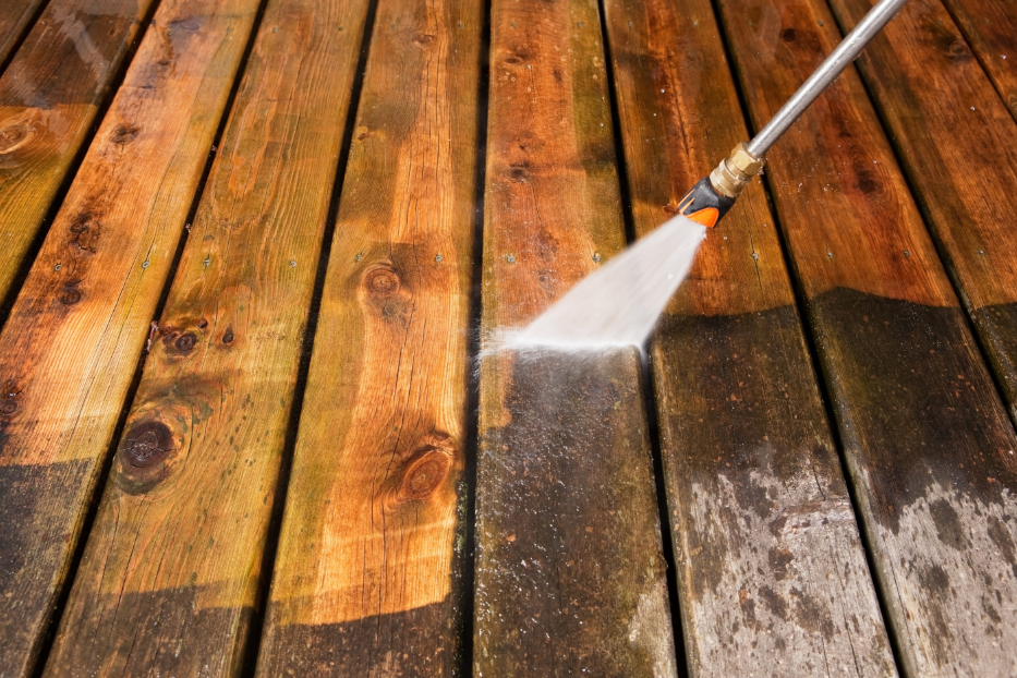 Deck Pressure Washing in Chicago - Chicagoland