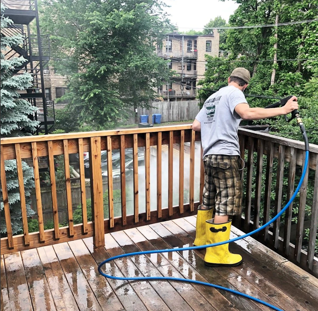 Chicagoland Professional Deck Pressure Washing