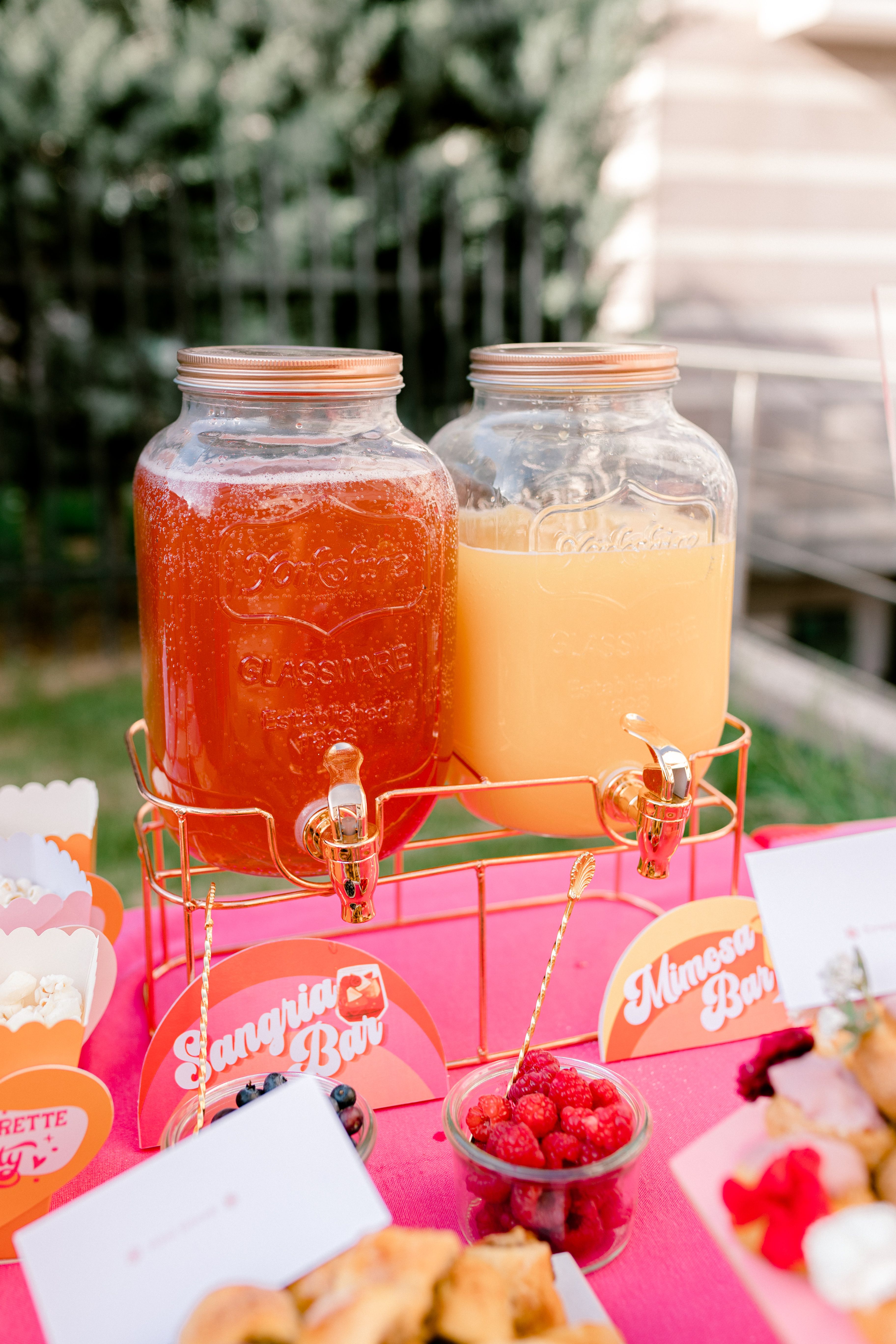 Self-serve drink station