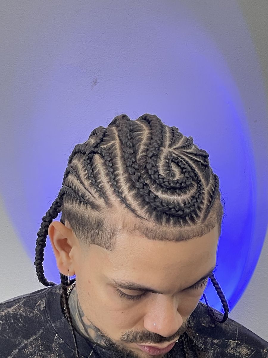 Trenzas cosidas con diseño