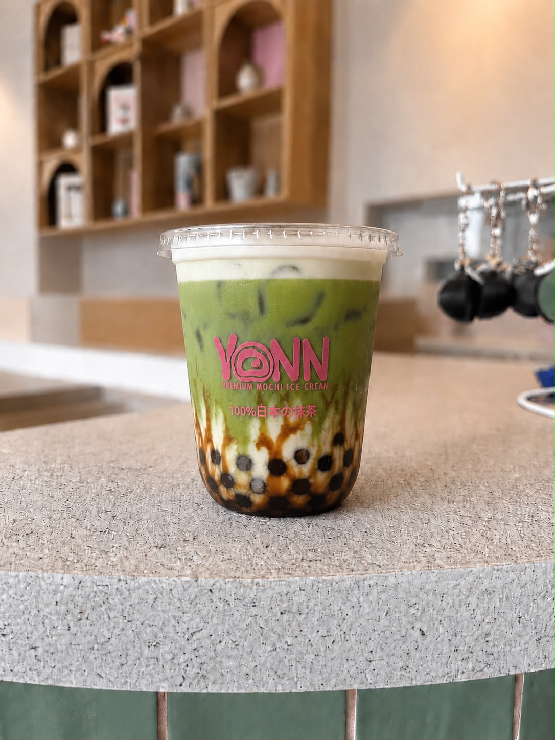 Matcha Kuromitsu Latte (Notas Aterciopeladas) 16 oz