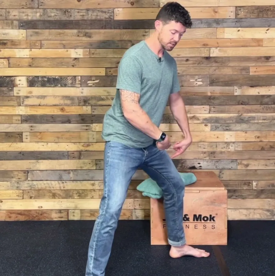 Sciatic nerve mobilisation, standing