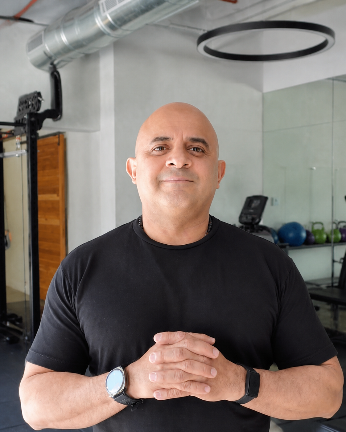 Profesional de T&T Wellness Center en sala de entrenamiento