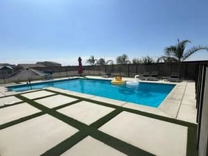 {{ custom_values.service_3 }} in {{custom_values.area_3})