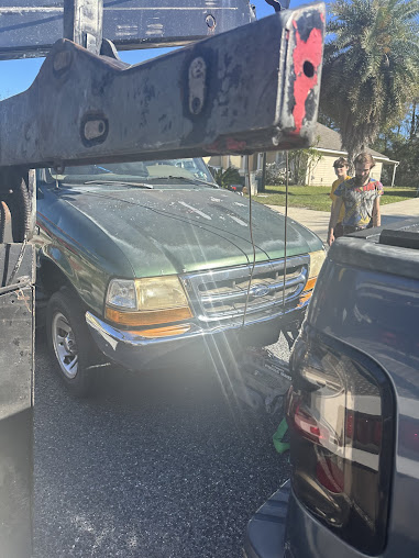 Moffo's Towing heavy duty truck used for commercial vehicle recovery