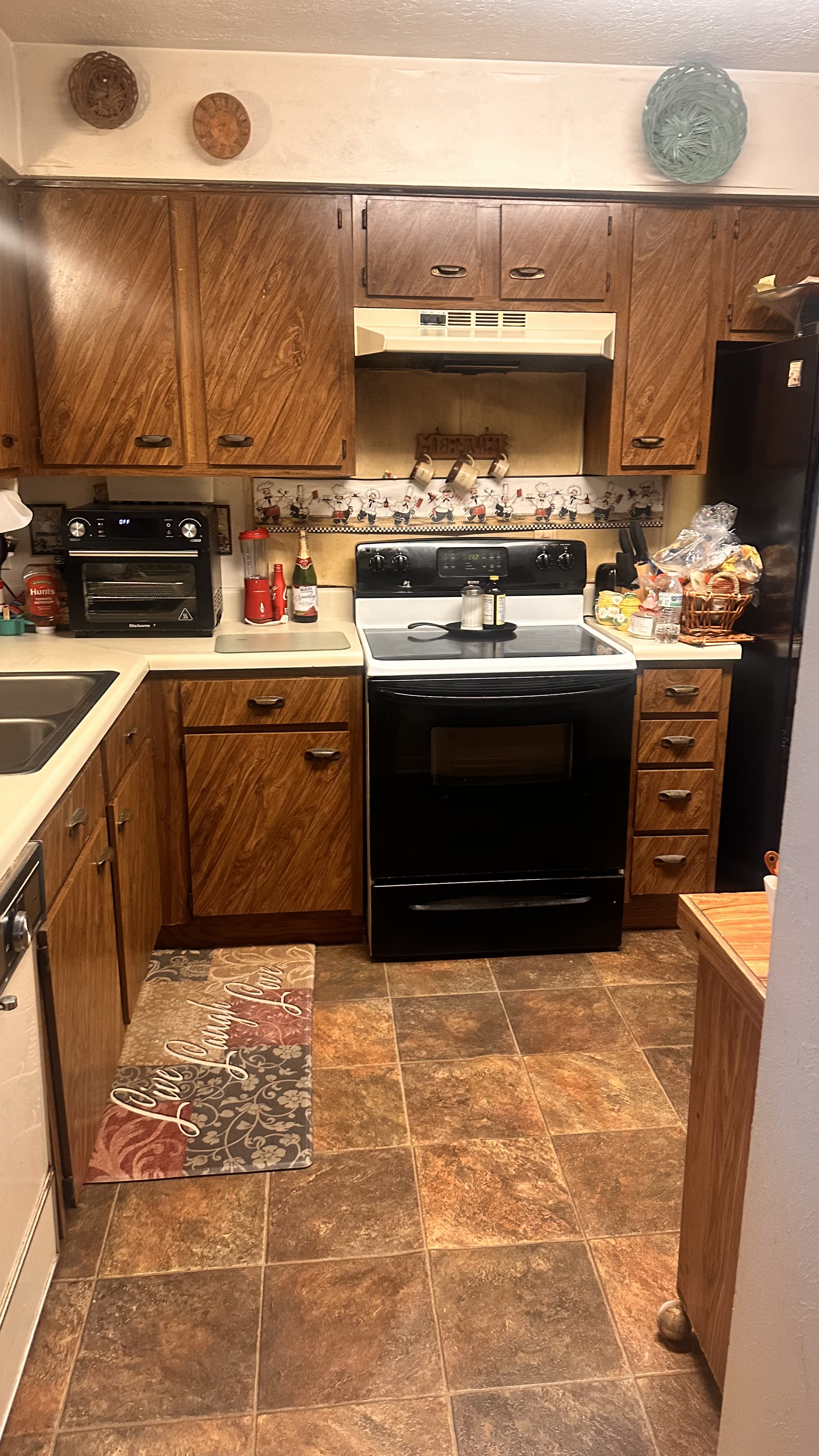 Kitchen before renovation