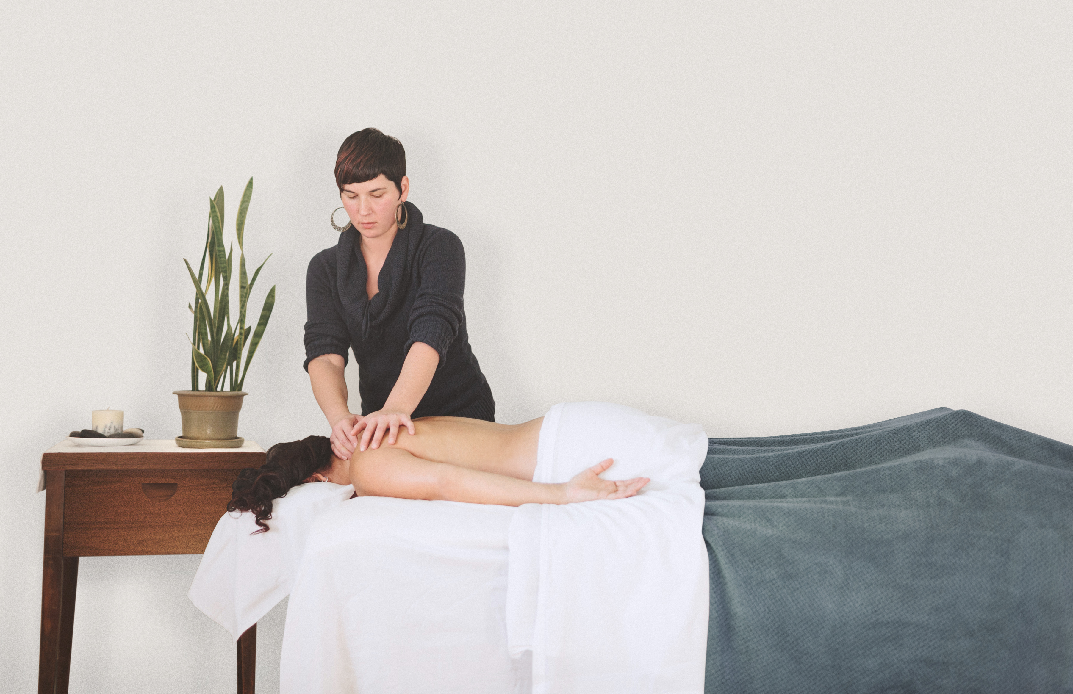 Massage Therapy Employee vs. Independent Contractor Massage Therapy Employee vs. Independent Contractor