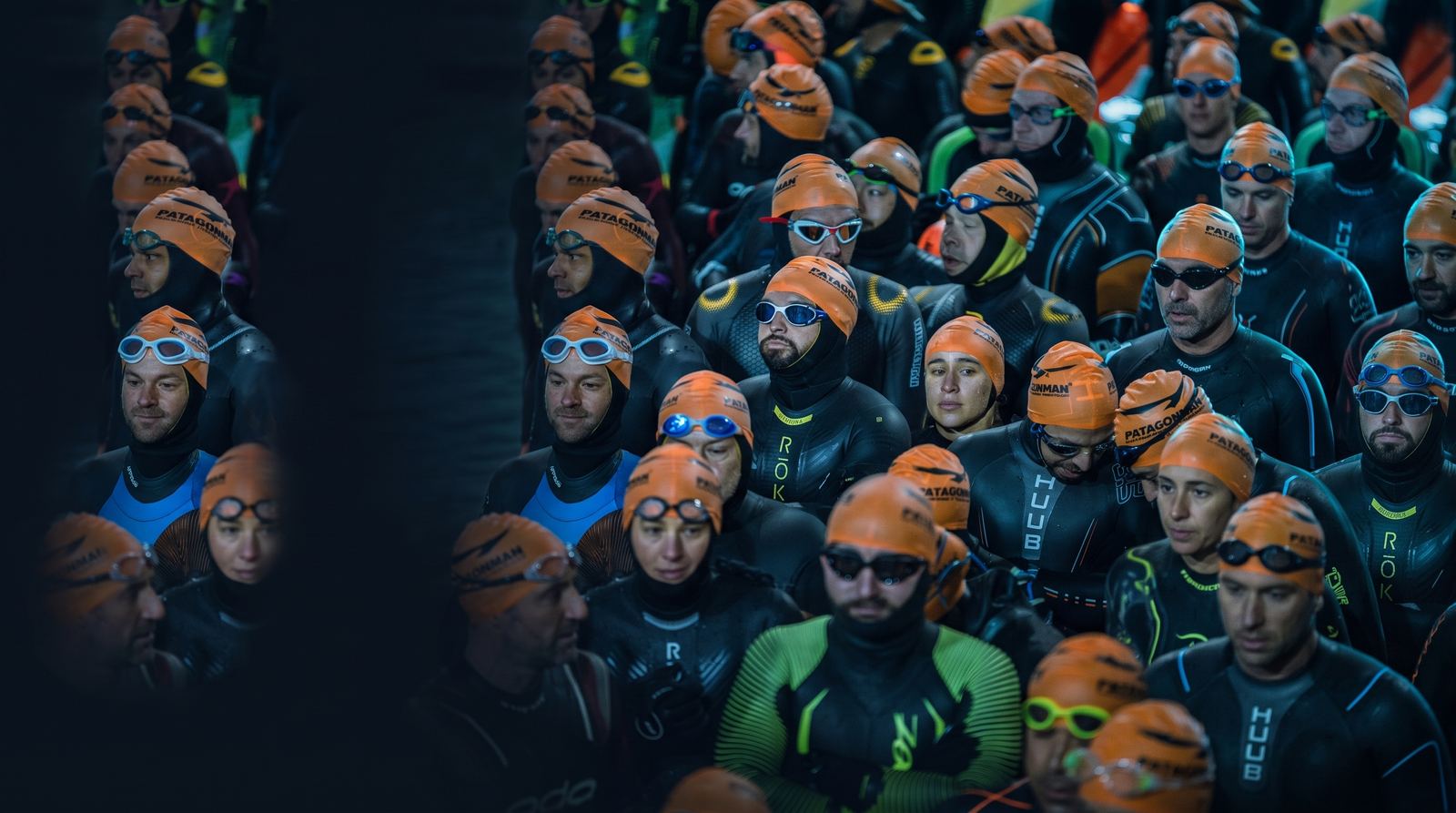 Triatletas en la salida de un evento PATAGONMAN