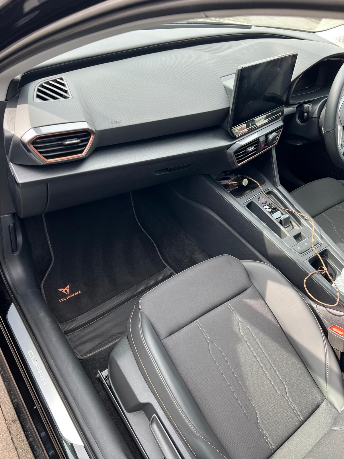 {{ custom_values.service_1 }} in {{custom_values.biz_area_1})