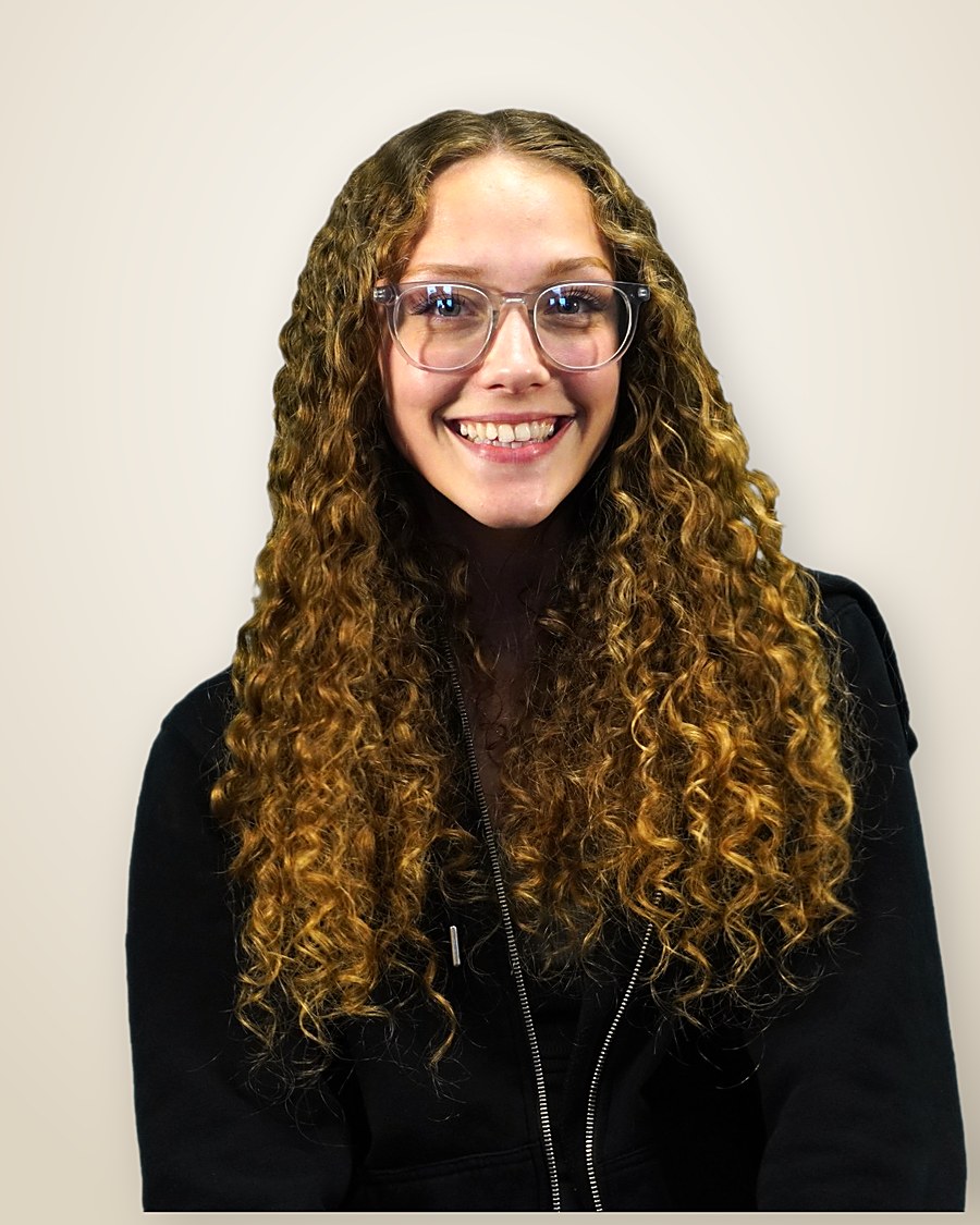 Hannah, Front Desk