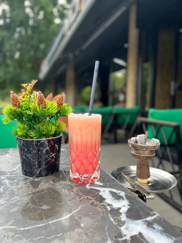 Monami Hannover Langenhagen - Shisha und Drinks - Ambiente Außenansicht und Innenansicht