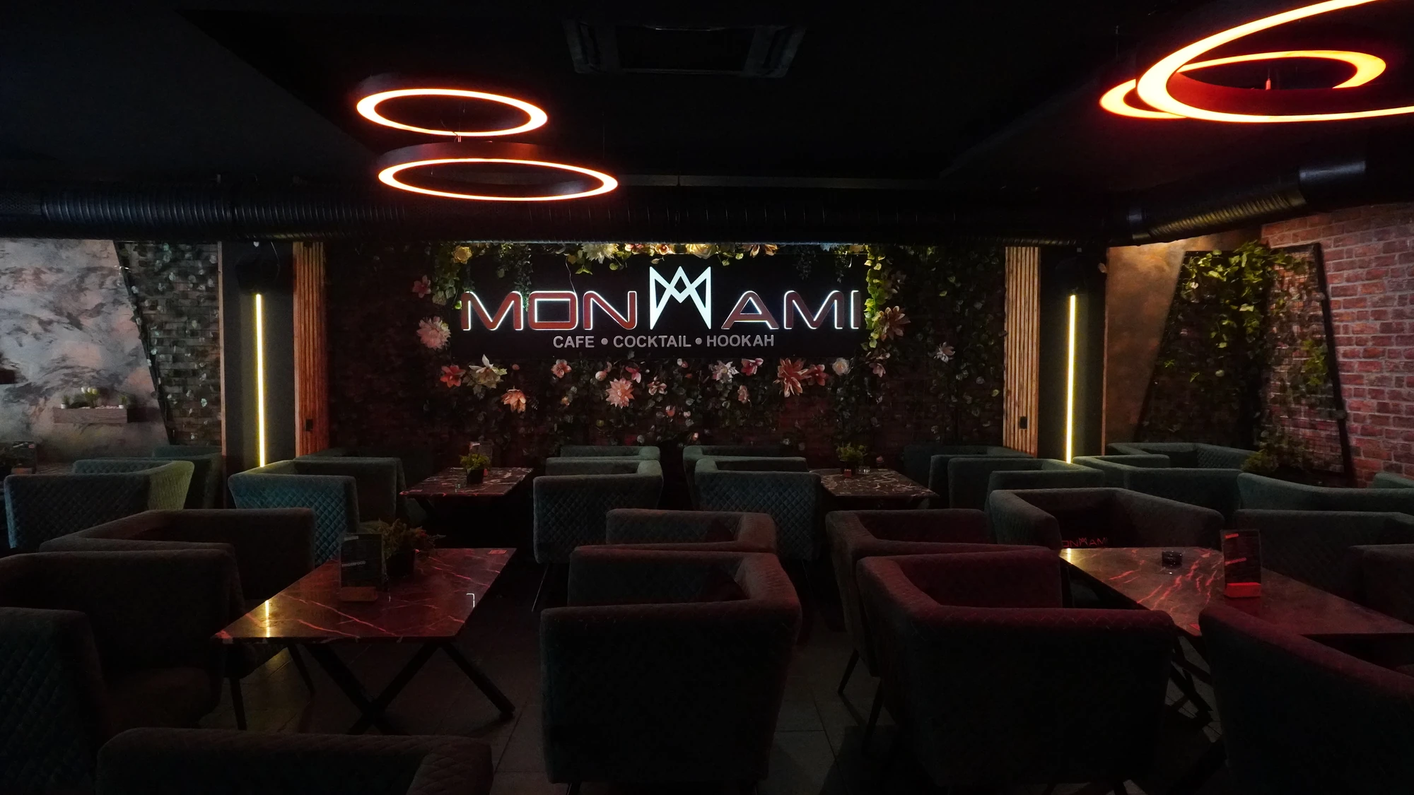 Monami Hannover Langenhagen - Shisha und Drinks - Ambiente Außenansicht und Innenansicht