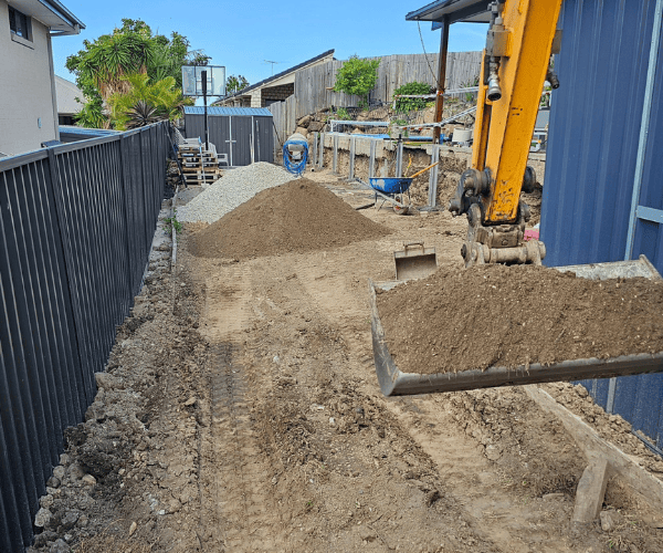 Palm Beach Mini Posi-track Hire