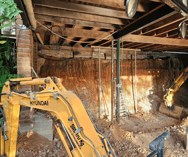 Currumbin Mini Excavator Bobcat Combo Service