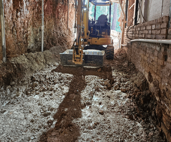 Currumbin Waters Mini Excavator Bobcat Combo Service
