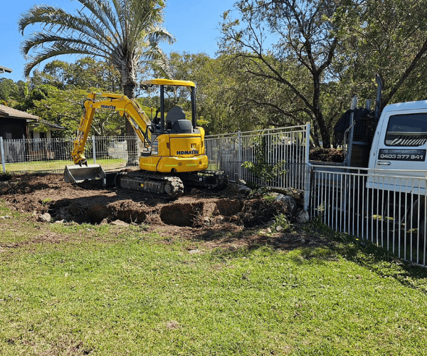 Elanora Mini Excavator Bobcat Combo Service