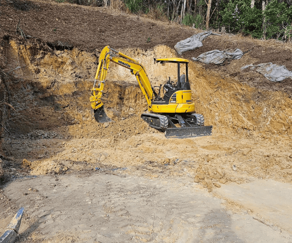 Reedy Creek Mini Posi-track Hire