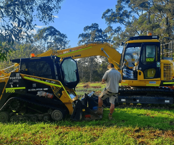 Tallebudgera Valley Mini Posi-track Hire