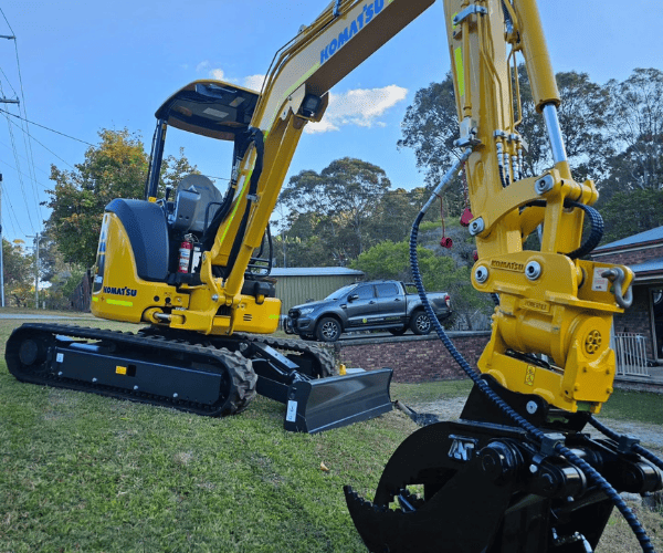 Varsity Lakes Mini Posi-track Hire