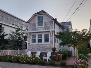 {{ custom_values.service_1 }} in {{custom_values.area_5})