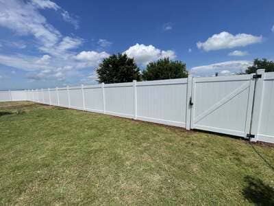 pool fence in mustang