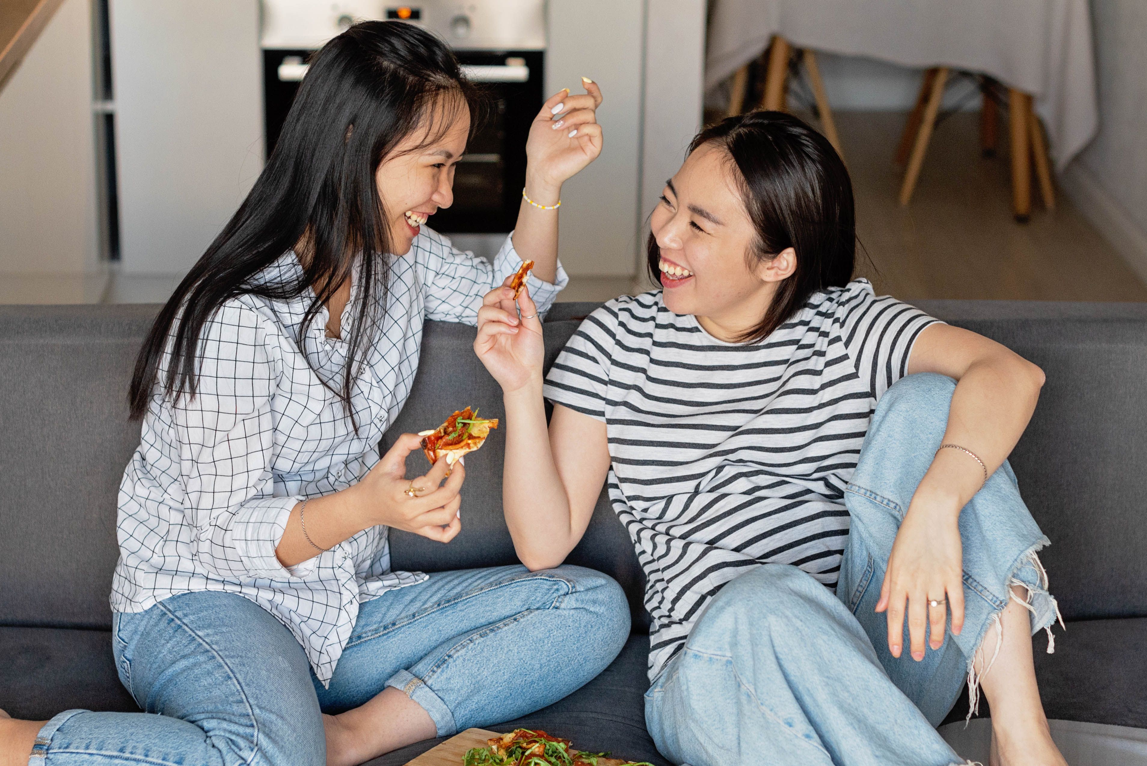 sharing pizza sharing pizza