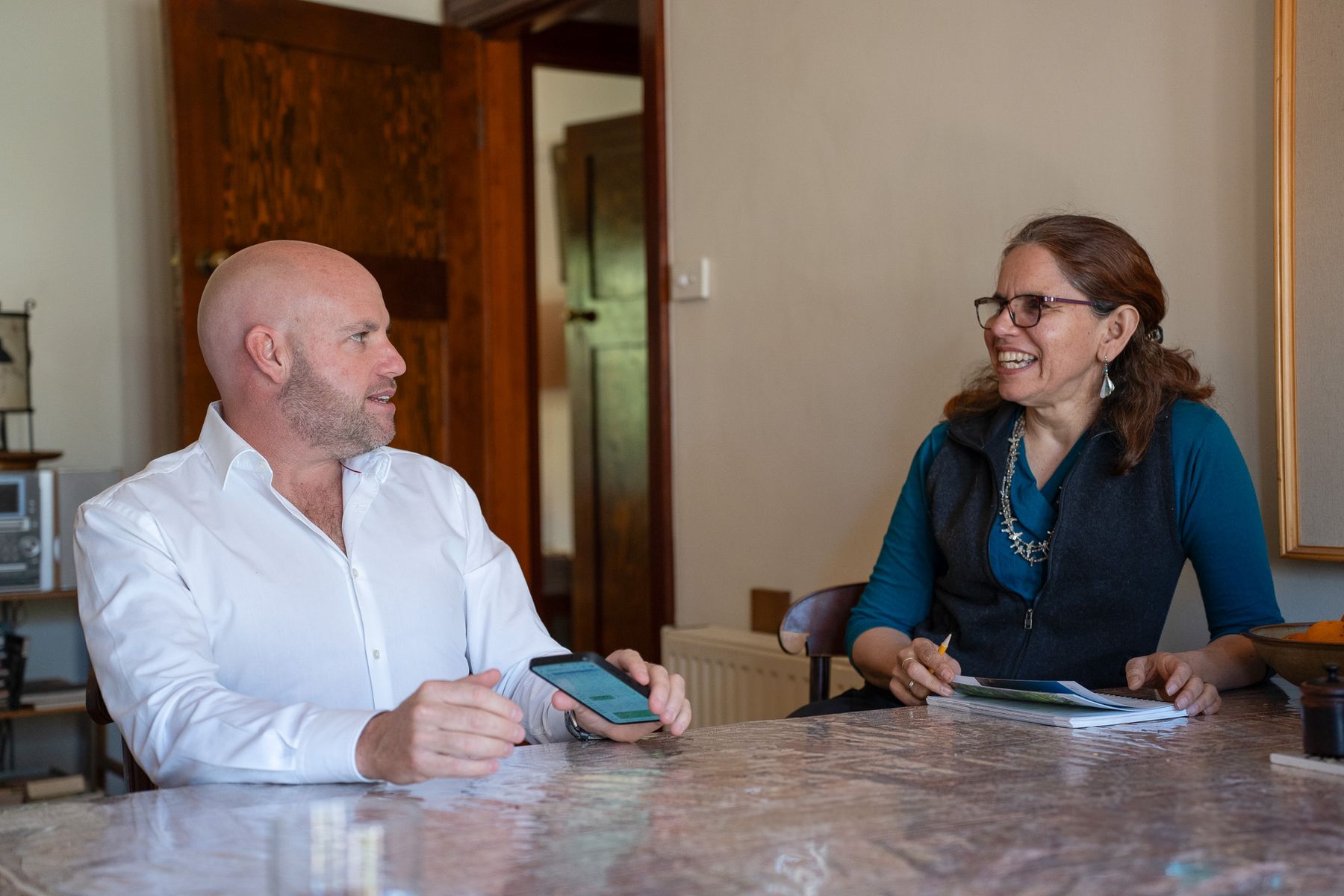 Conveyancer or Solicitor? Choosing the Right Property Advisor for Your Needs