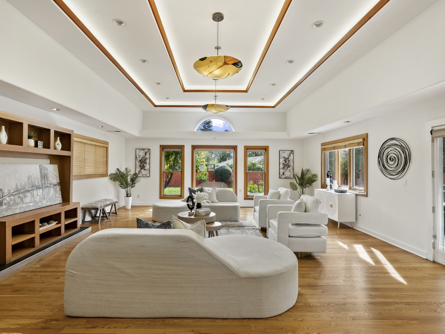 1941 Deodara Dr exterior