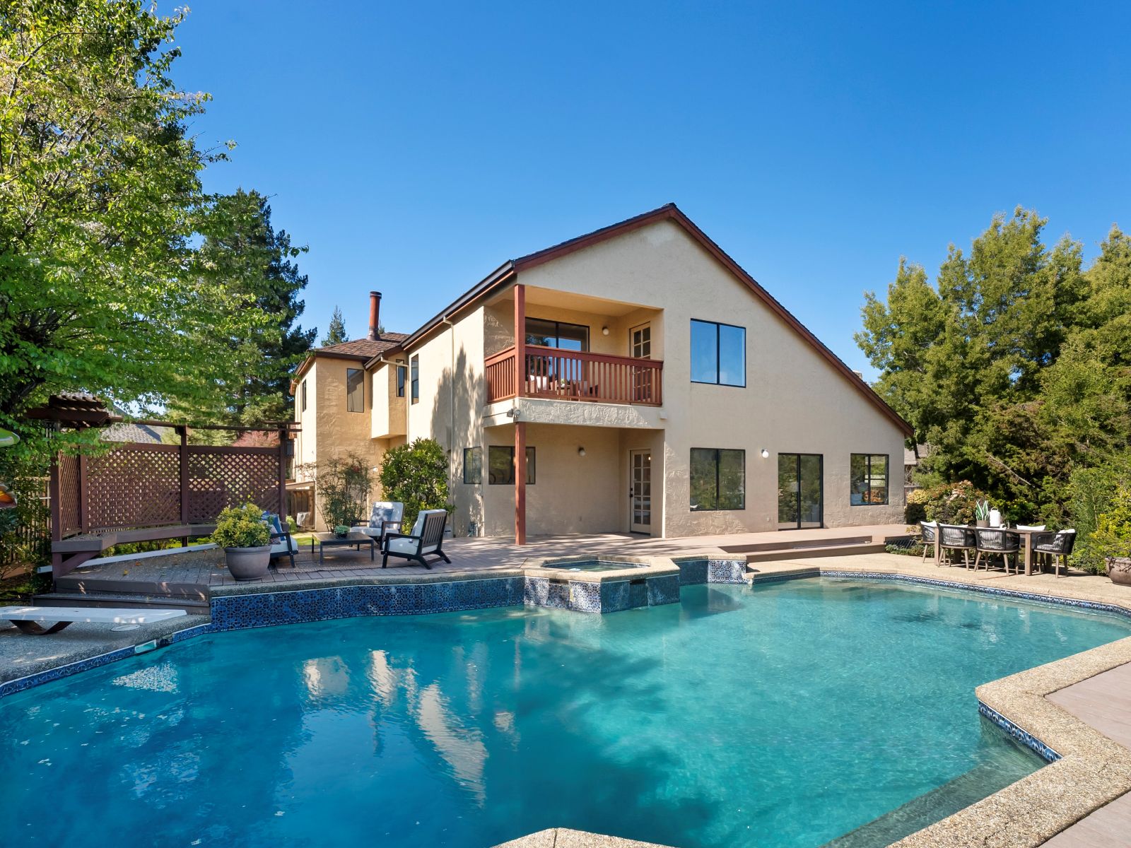 6 Woodridge Ct exterior