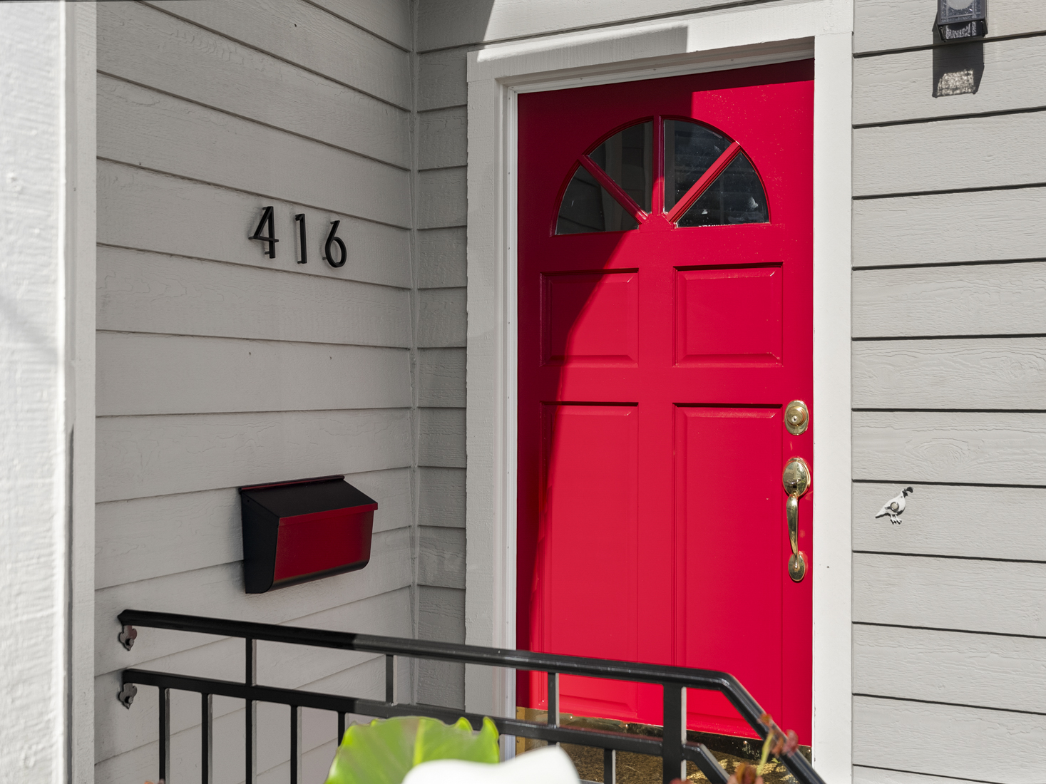 416 Upton St red door