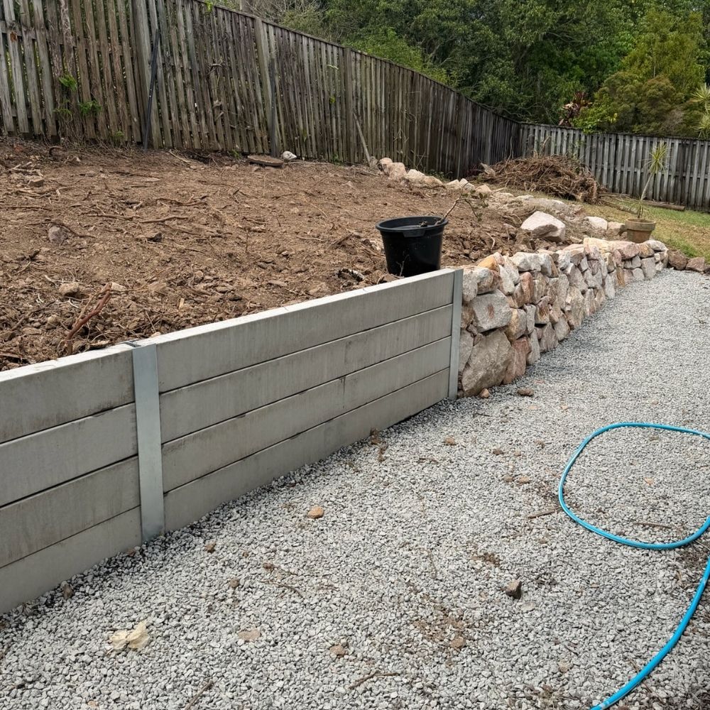 Landscape retaining wall construction detail