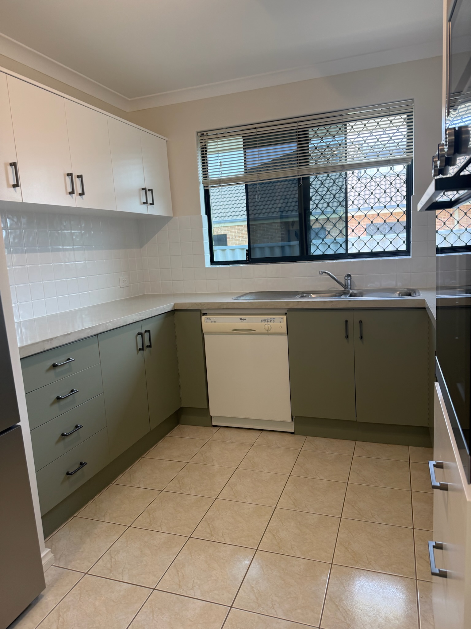 Floor tile resurfacing