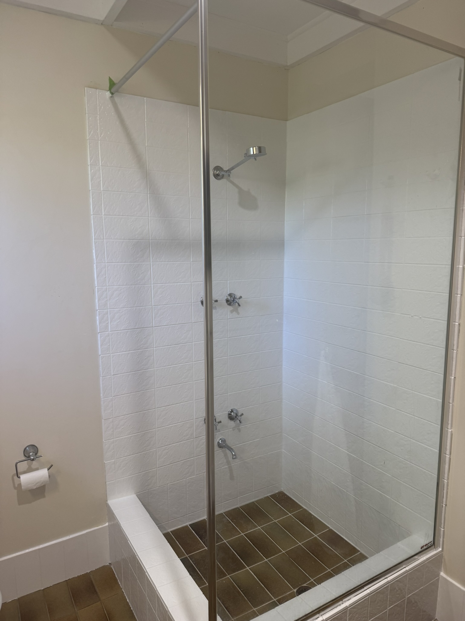 Wall tile resurfacing