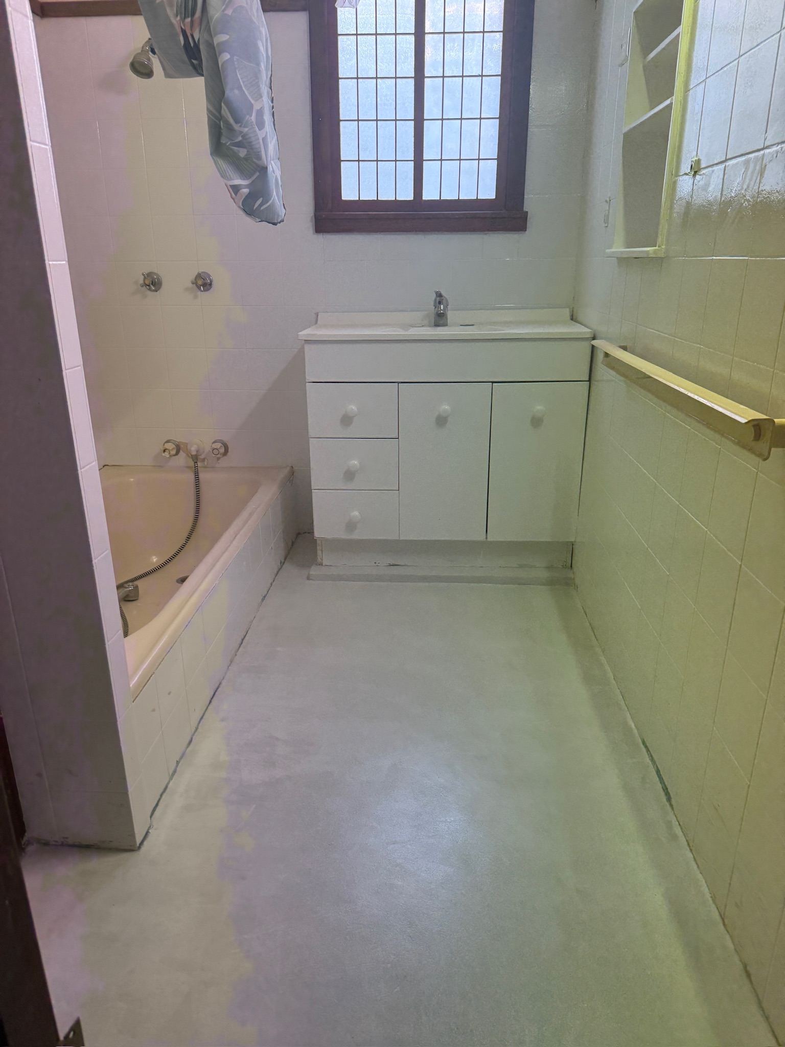 Floor tile resurfacing