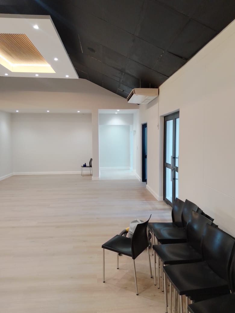 Bedroom laminated flooring