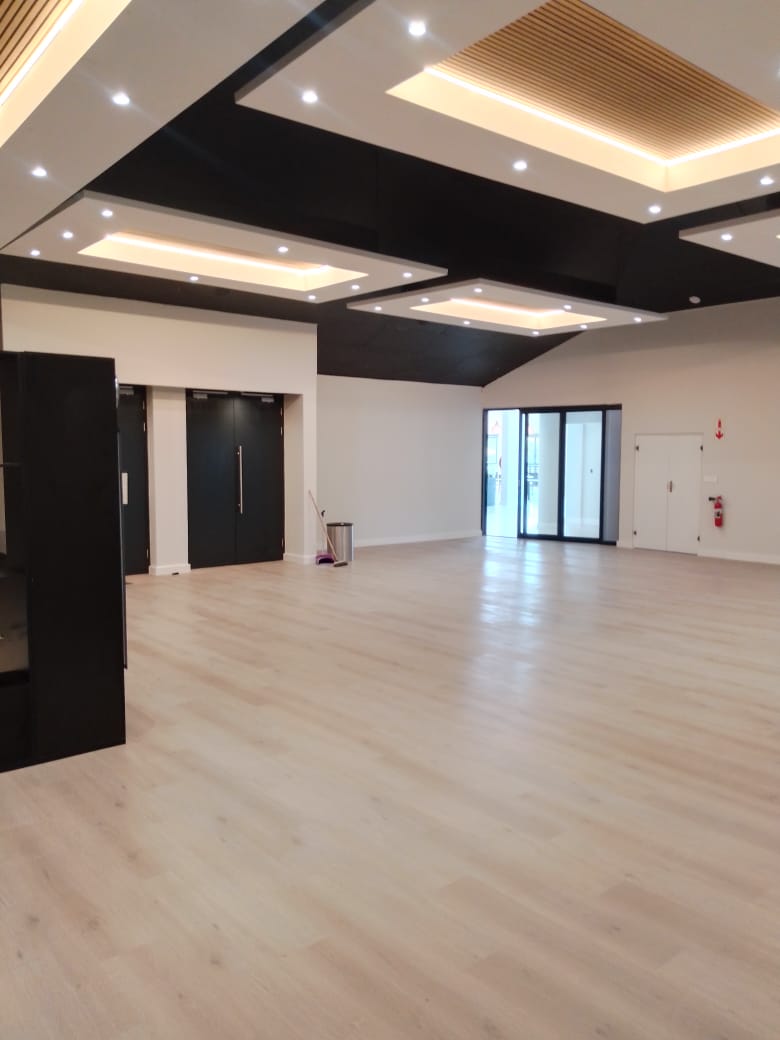 Bedroom laminated flooring