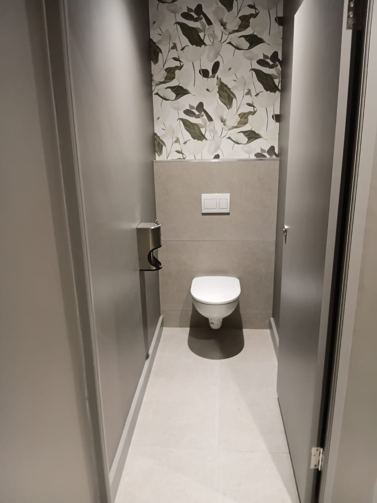 Additional bathroom tiling photo