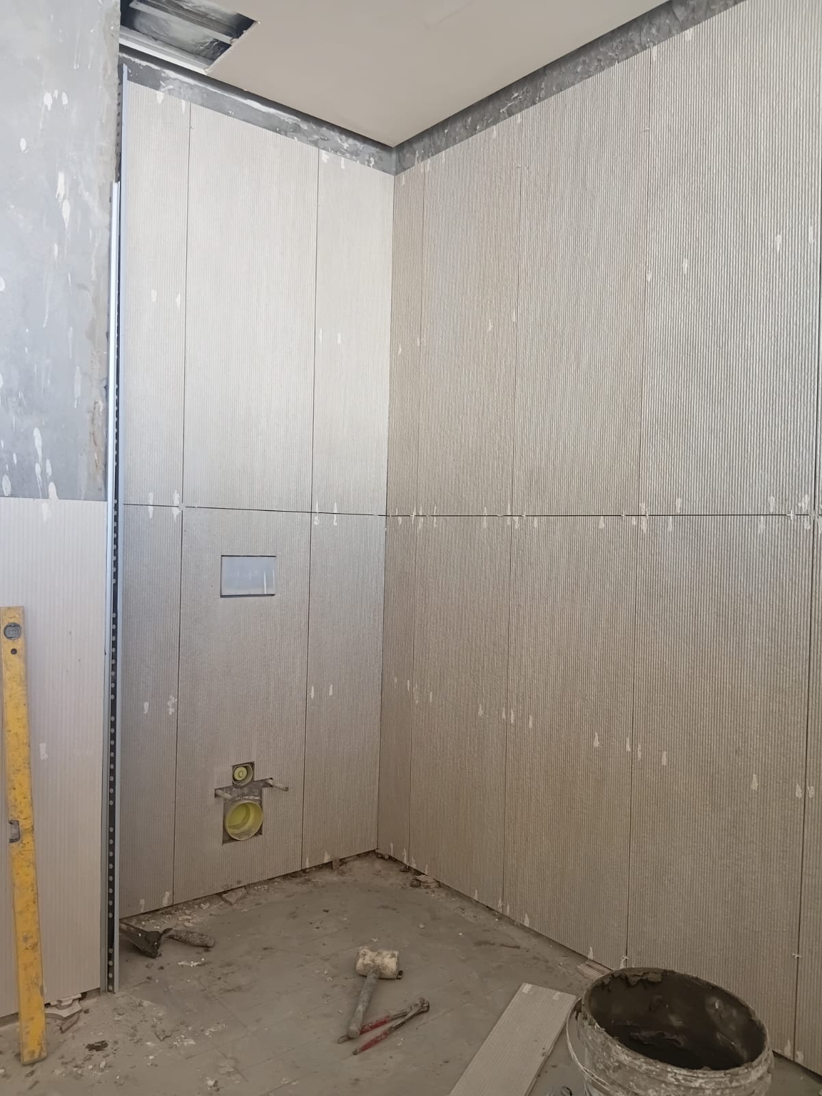 Additional kitchen tiling photo