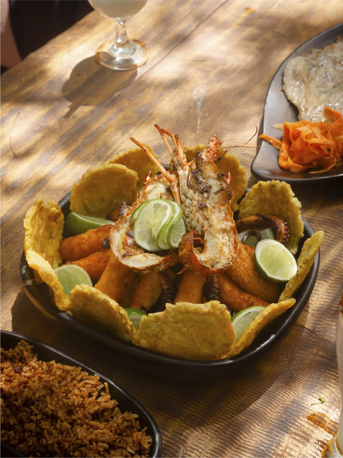 Comidas, bebidas y actividades en PA’UE Beach Lounge