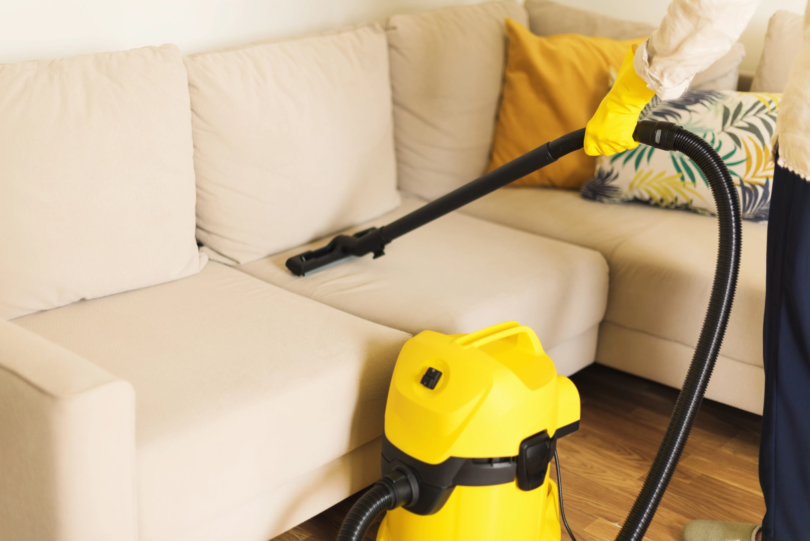 vacuum cleaning 