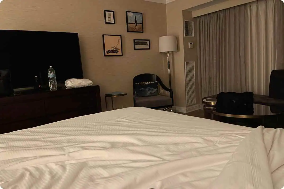Hotelzimmer in Detroit mit Bett