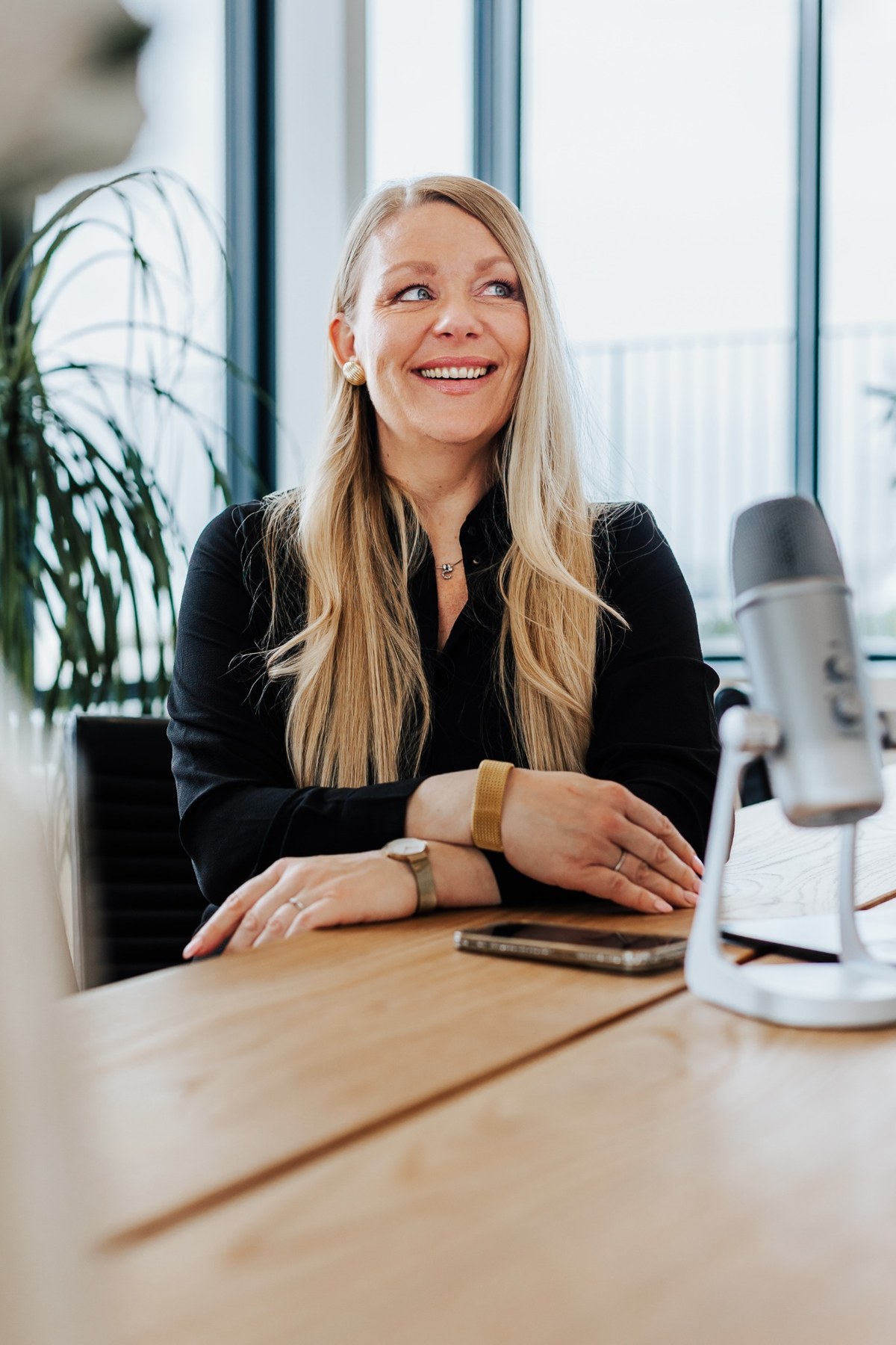 Catherina Boserup ved sit arbejdsbord