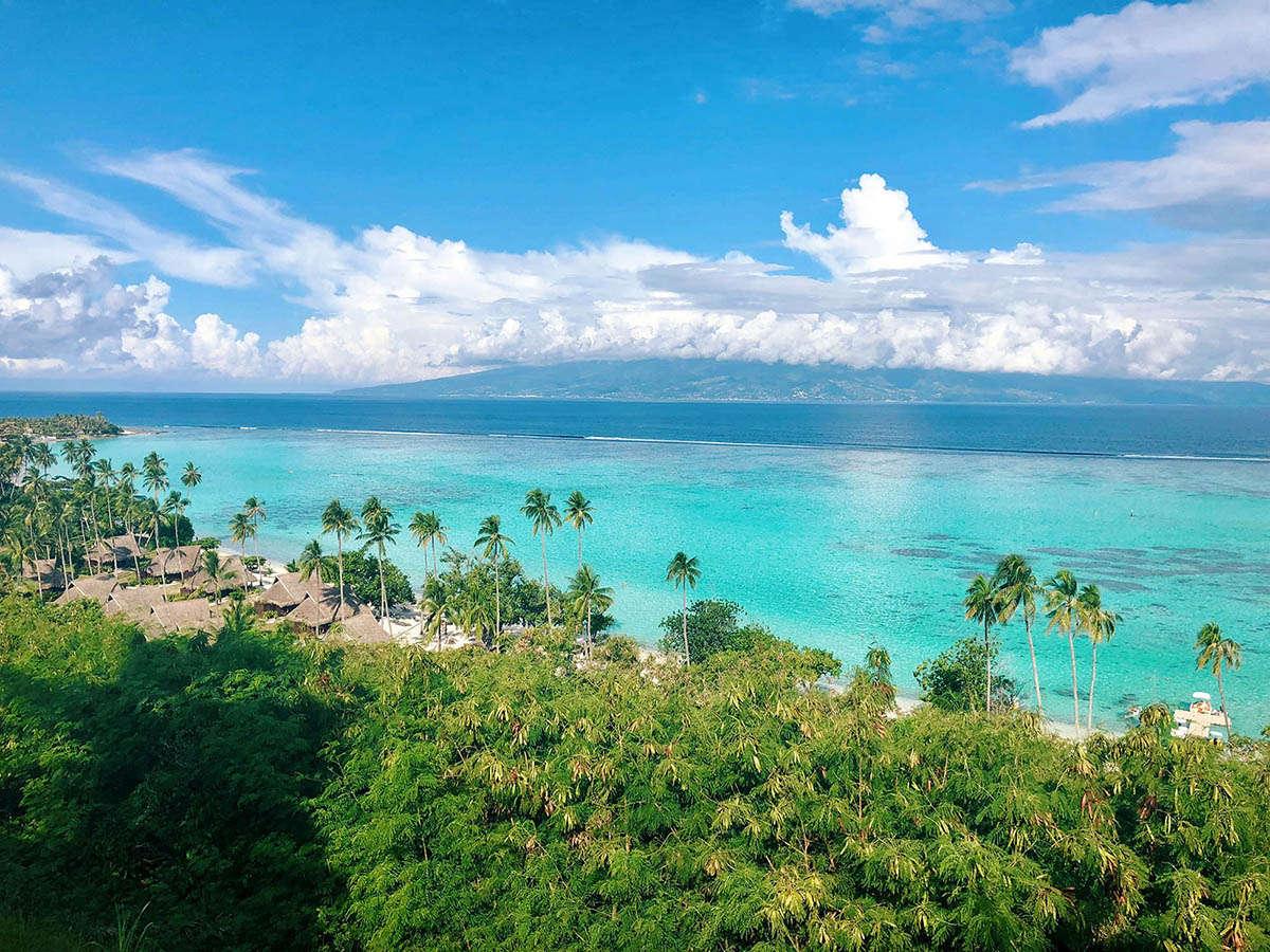 Coco Rider & Green Car — Moorea