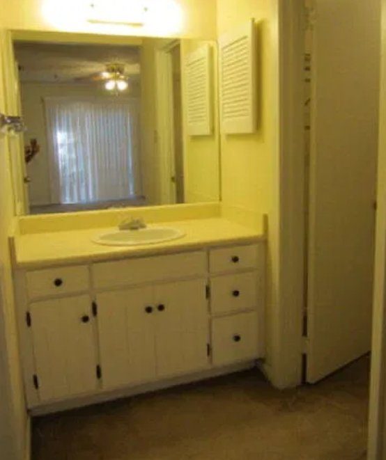 Primary bath before the renovation