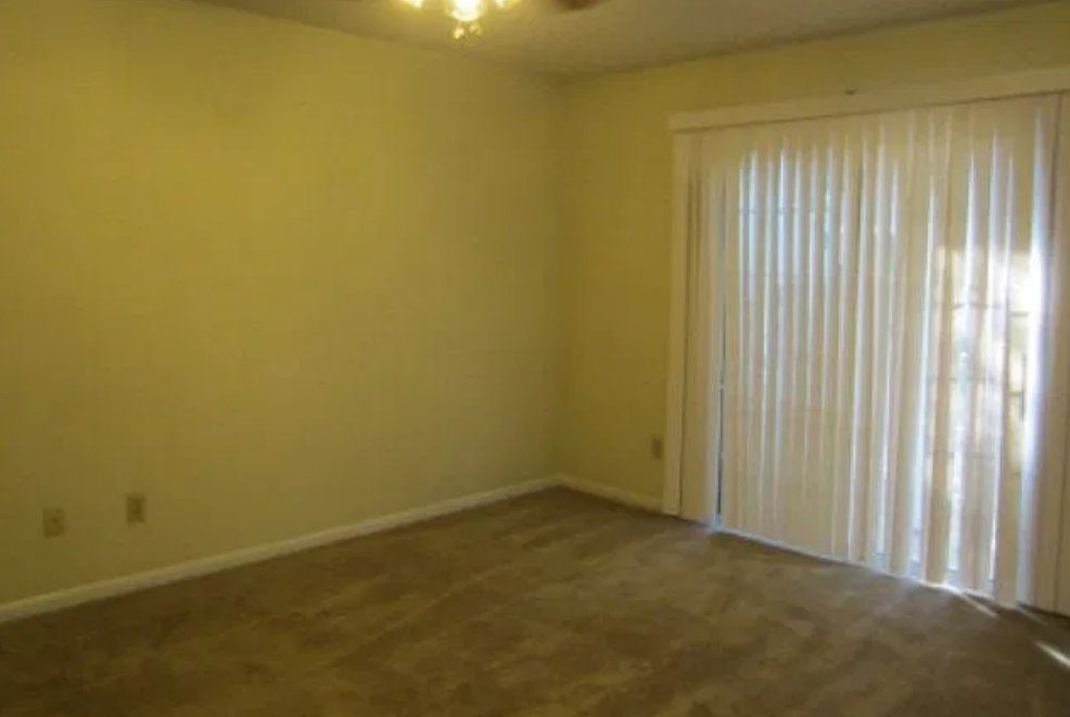 Bedroom before the renovation