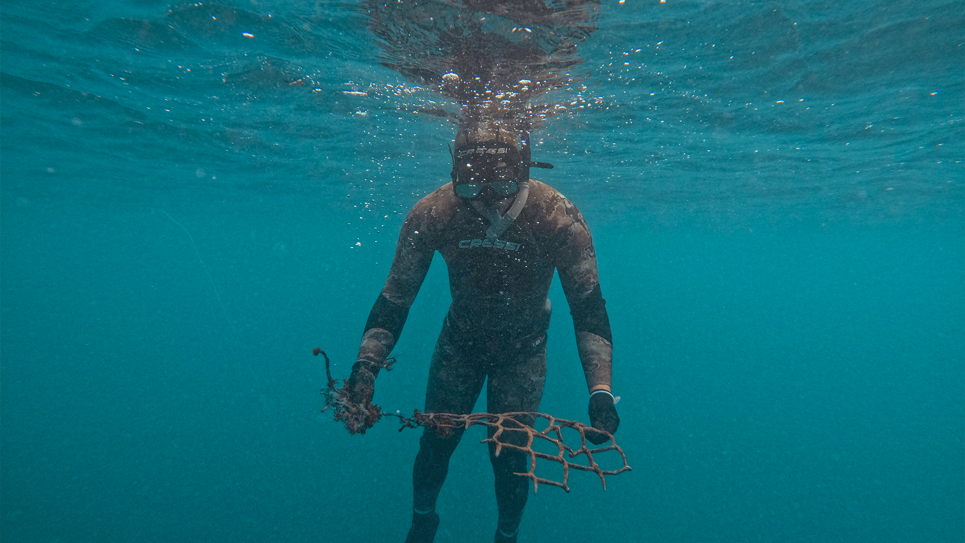 Underwater derelict fishing gear cleanup