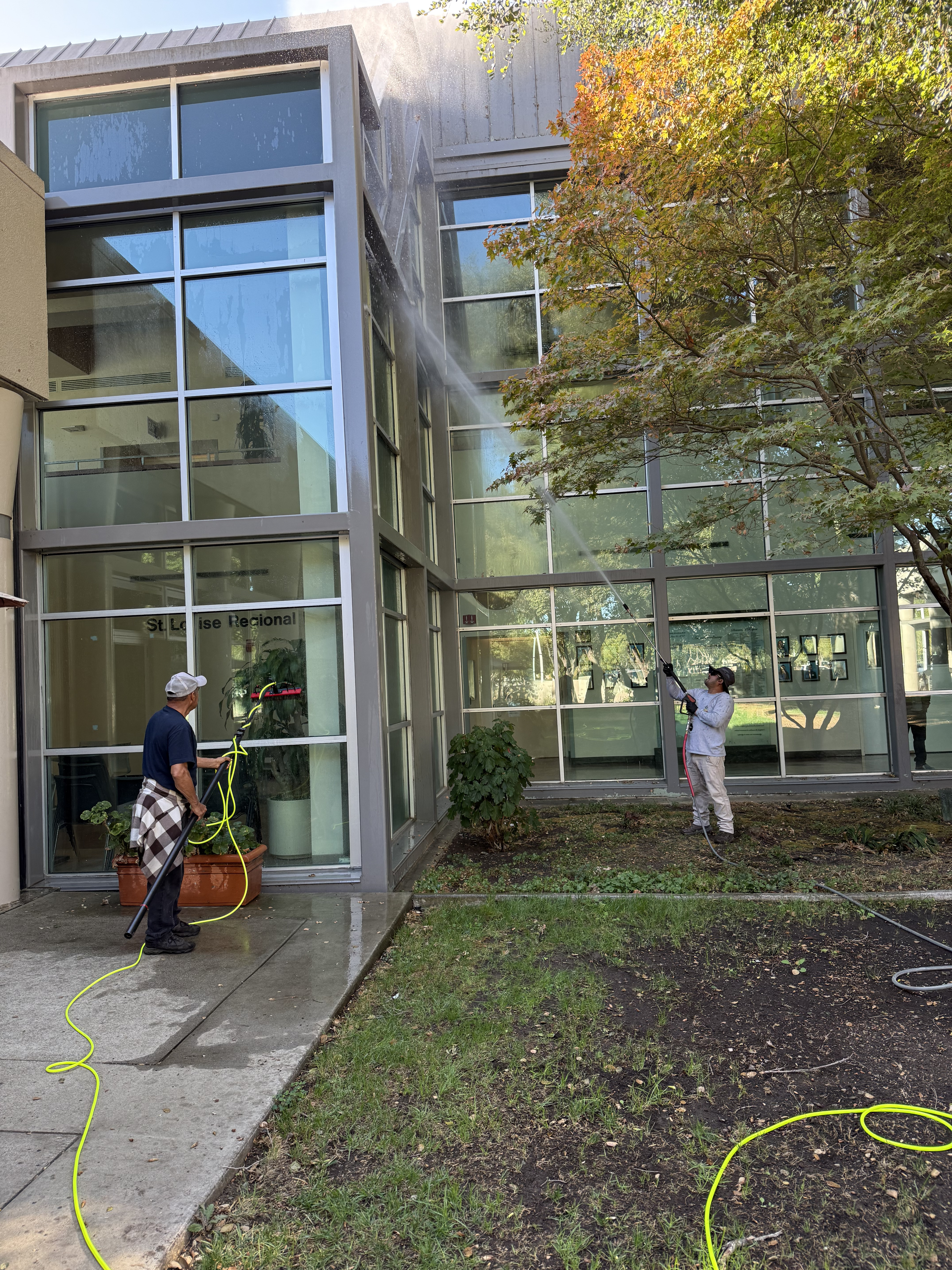 Willow Wash commercial pressure washing project photo 11