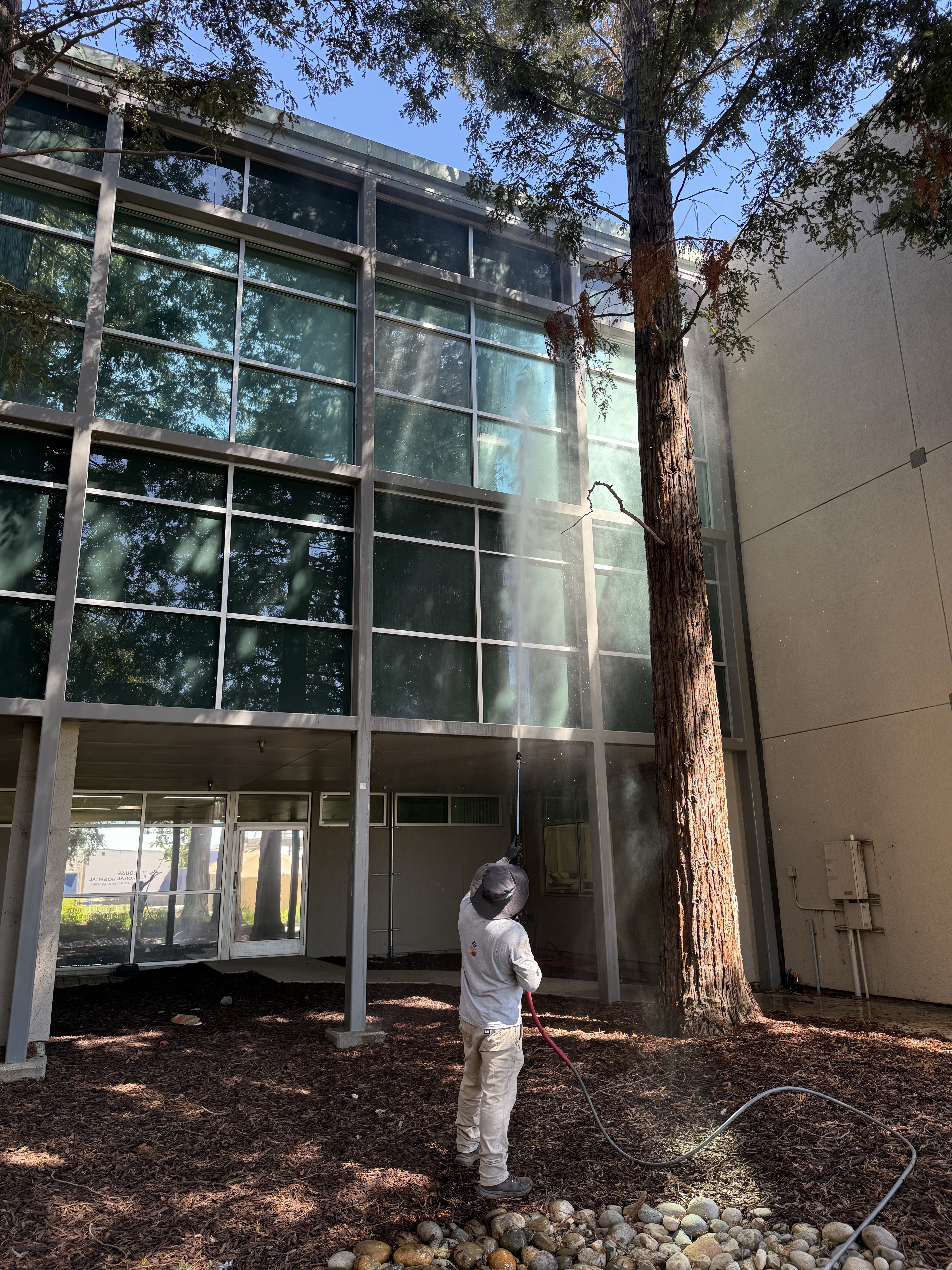 Willow Wash commercial pressure washing project photo 15